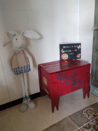Baúl / Caja de madera decorada
