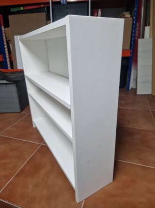 Estantería Blanca de Madera