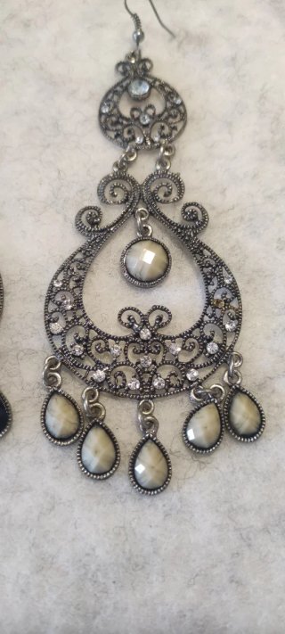 Orecchini pendenti vintage neri e beige