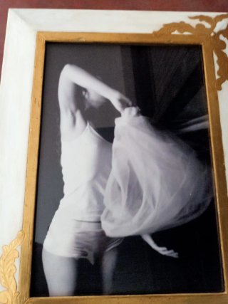 Quadro arte fotografica con cornice dorata,50×65