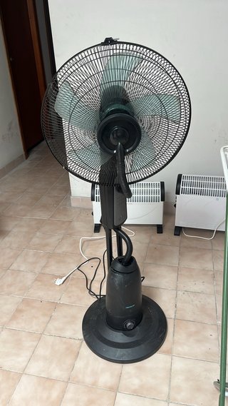Ventilador de agua con nebulizador