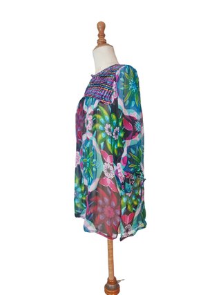 Custo Barcelona/ Blusa estampada 100% seda M