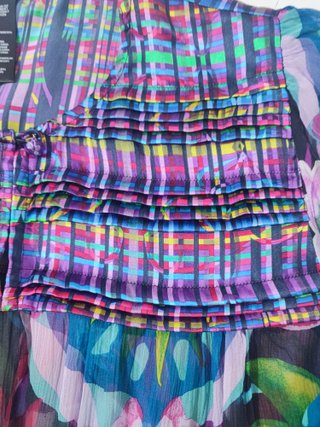 Custo Barcelona/ Blusa estampada 100% seda M