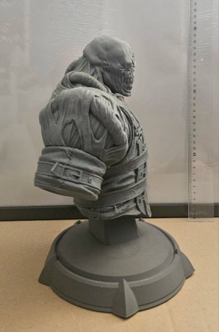 Busto Nemesis Resident Evil 3