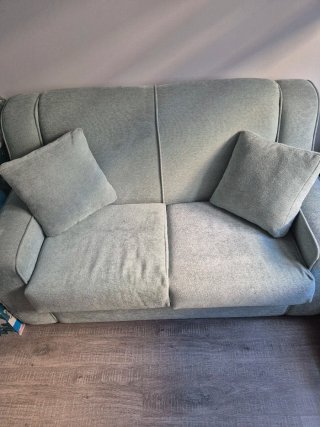 Sofá y sillón beige tela
