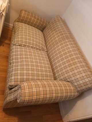 Sofá cama de tela a cuadros