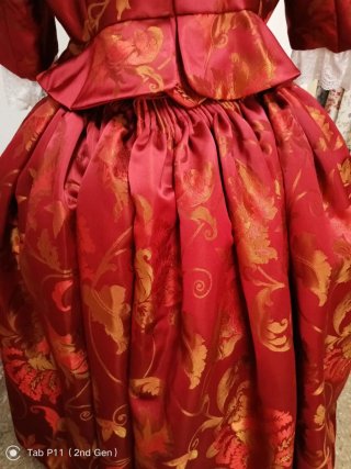 Traje de Fallera Rojo y Dorado