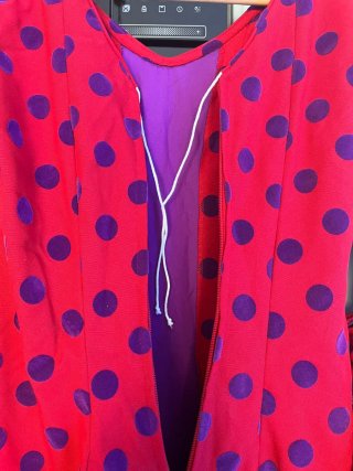 Traje de Flamenca Rojo con Lunares Morados