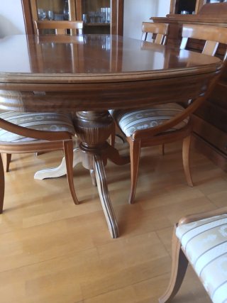 Mesa de comedor y 6 sillas