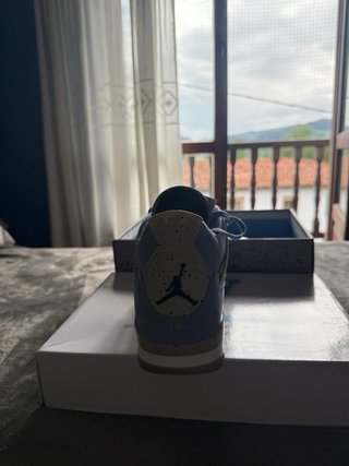 Jordan 4 University Blue