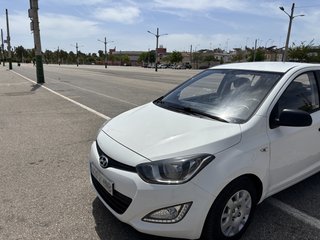 Hyundai i20 gasolina 5p revisado, 2 llaves, ITV