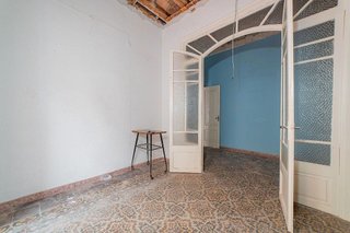 Piso en venta en El Raval en Barcelona