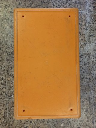 NEVERA PORTÁTIL VINTAGE DE PLÁSTICO