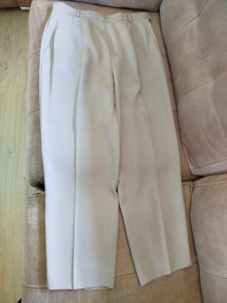 Traje chaqueta y pantalón gris piedra T44