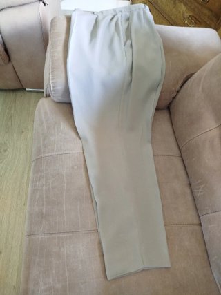 Traje chaqueta y pantalón gris piedra T44