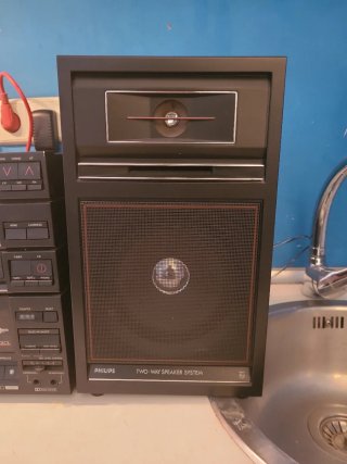 Cadena de música y altavoces Philips antigua