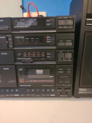 Cadena de música y altavoces Philips antigua