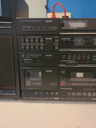 Cadena de música y altavoces Philips antigua