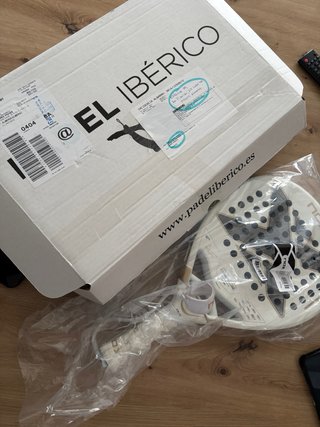Pala de pádel NOX AT10 12K 2026 usada 2 partidos