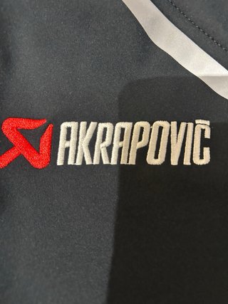 Chaqueta Akrapovic Negra y Roja