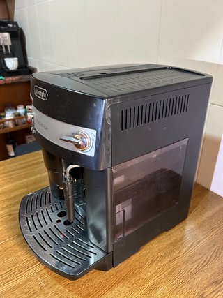 Cafetera DeLonghi Magnifica Automática
