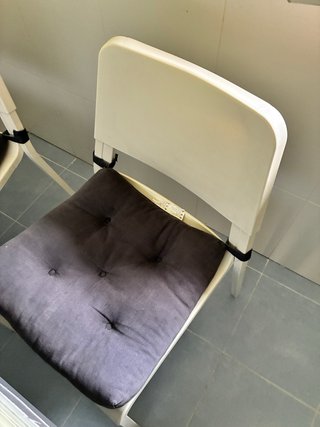 Mesa y 4 sillas de cocina