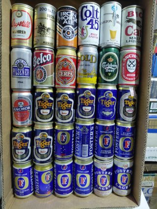 Lattine di birra vuote da collezione