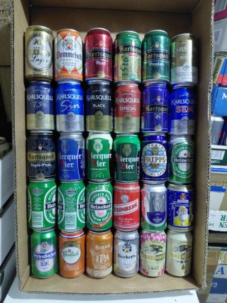 Lattine di birra vuote da collezione