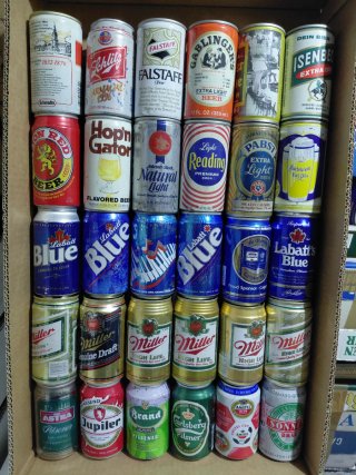 Lattine di birra vuote da collezione