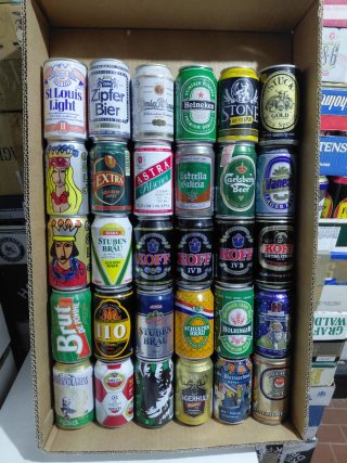 Lattine di birra vuote da collezione