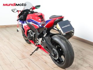 HONDA CBR 1000 RR R FIREBLADE