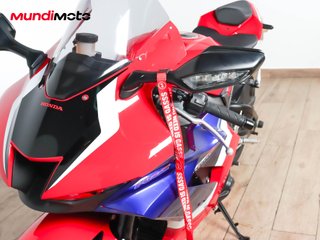 HONDA CBR 1000 RR R FIREBLADE
