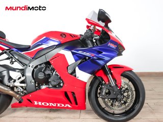 HONDA CBR 1000 RR R FIREBLADE