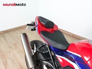 HONDA CBR 1000 RR R FIREBLADE