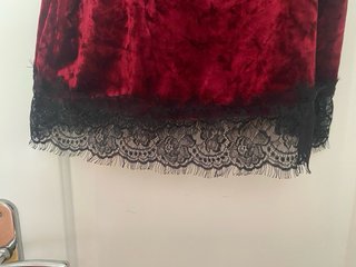 Top lencero de terciopelo con encaje