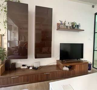 Mueble modular y vitrina Nogal Americano
