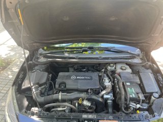 Opel Astra J