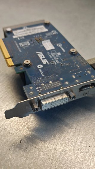 Tarjeta gráfica Asus GT 630 en perfecto estado.