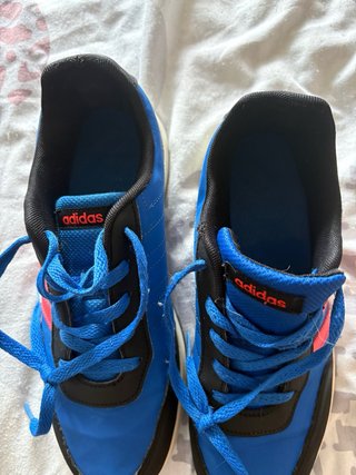 Zapatillas Adidas Azul y Rojo