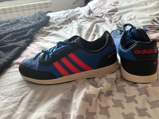 Zapatillas Adidas Azul y Rojo