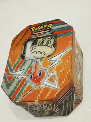 Lote Pokémon: +250 cartas, fundas y dados