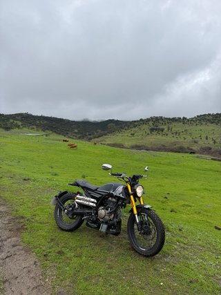 FB Mondial HPS 125 Negra en perfecto estado.