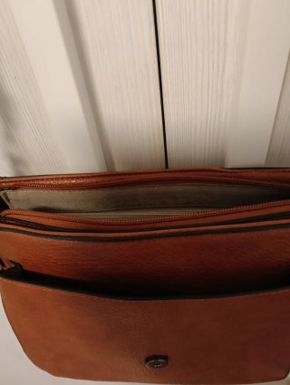 Bolso marrón bandolera