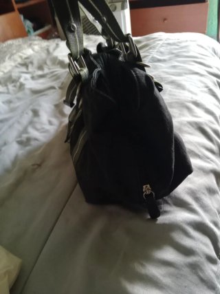 Bolso elegante negro y verde