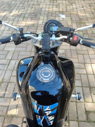 Yamaha FZ6 Naked Negra