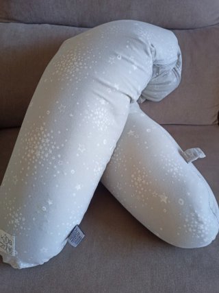 Cojín de lactancia estrellas gris de Jané