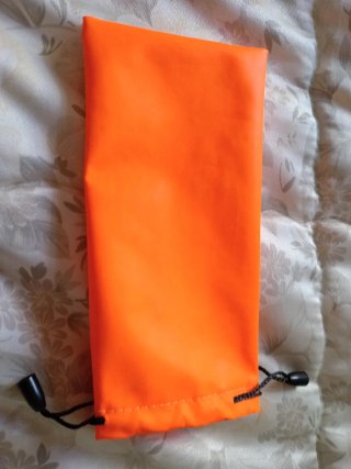 Gafas de sol polarizadas negras con funda naranja