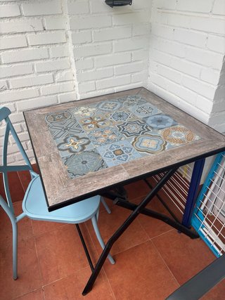 Mesa/4 sillas terraza. Mosaico de azulejo ceramico