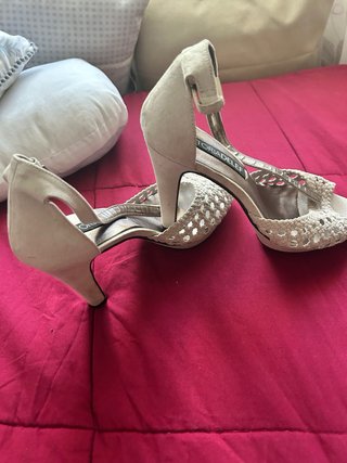 Zapatos de tacón VICTORIADELEF beige/plata