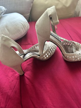Zapatos de tacón VICTORIADELEF beige/plata